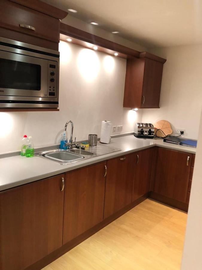 Comfy Two Bedroom Apartment Right In The City Centre 글라스고 외부 사진