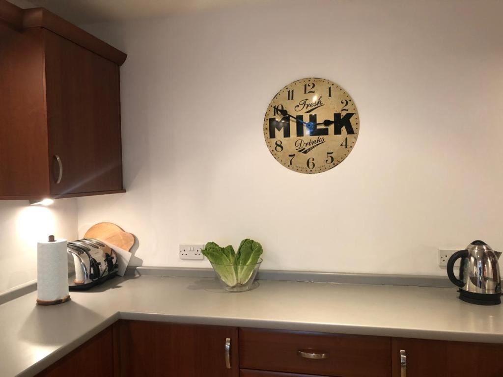 Comfy Two Bedroom Apartment Right In The City Centre 글라스고 외부 사진