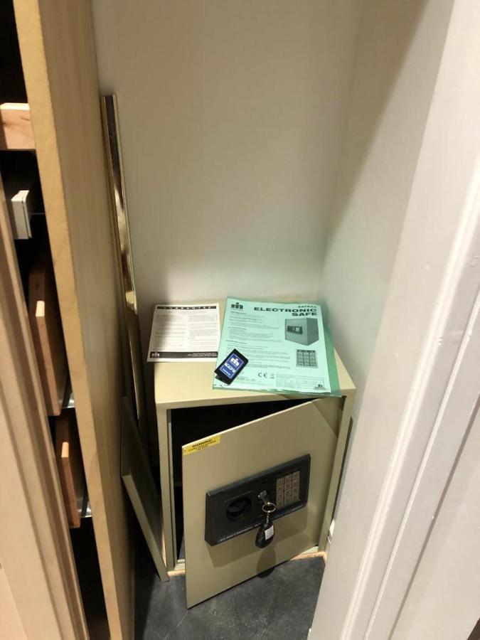 Comfy Two Bedroom Apartment Right In The City Centre 글라스고 외부 사진