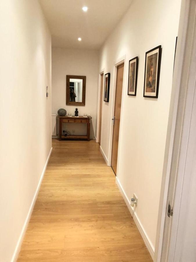Comfy Two Bedroom Apartment Right In The City Centre 글라스고 외부 사진