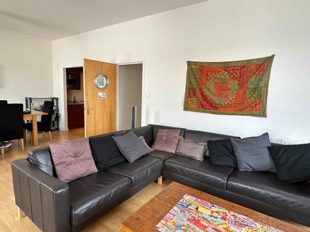 Comfy Two Bedroom Apartment Right In The City Centre 글라스고 외부 사진